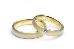 Gold ring, gold content, gold engagement ring